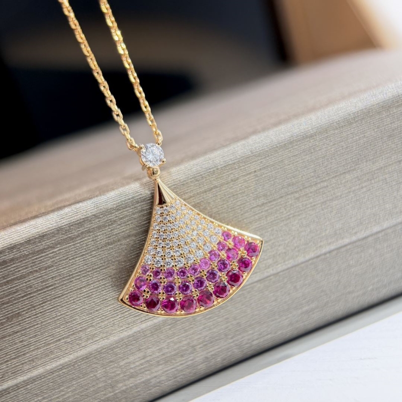 Bv1g*ai necklaces